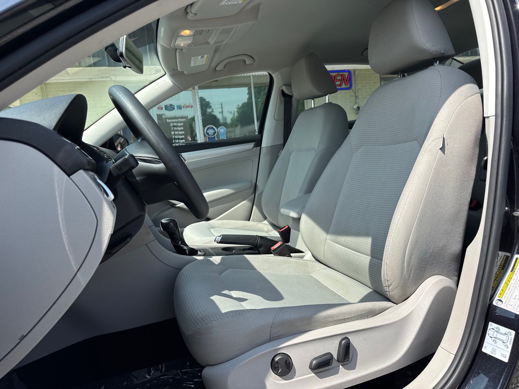 2018 Volkswagen Passat Image 12