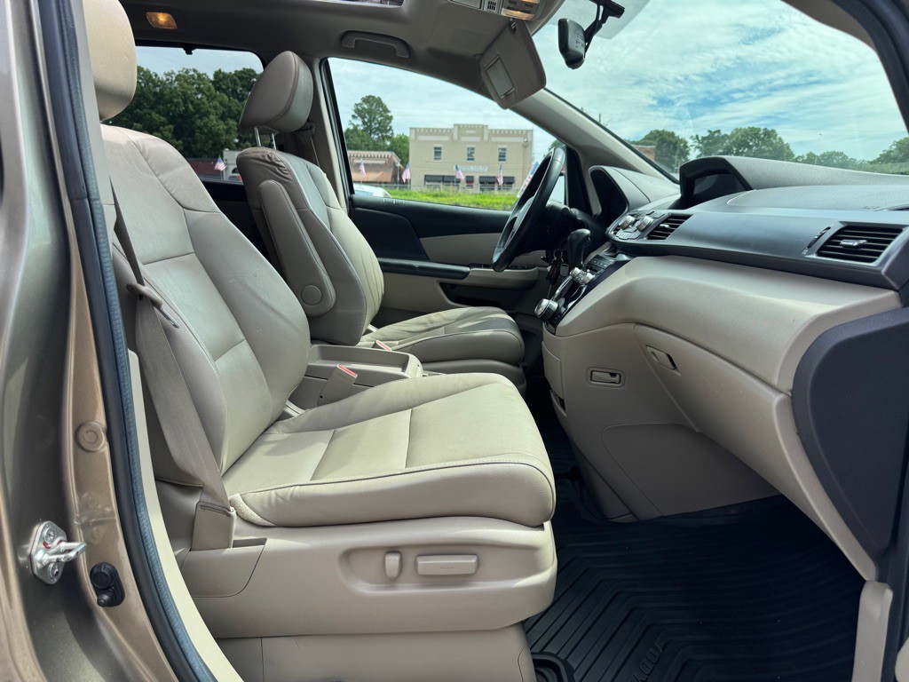 2013 Honda Odyssey Image 21