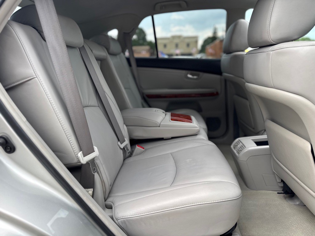 2005 Lexus RX Image 16