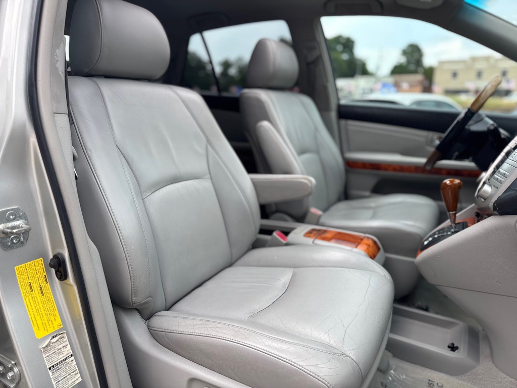 2005 Lexus RX Image 19