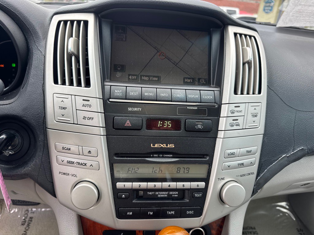 2005 Lexus RX Image 21