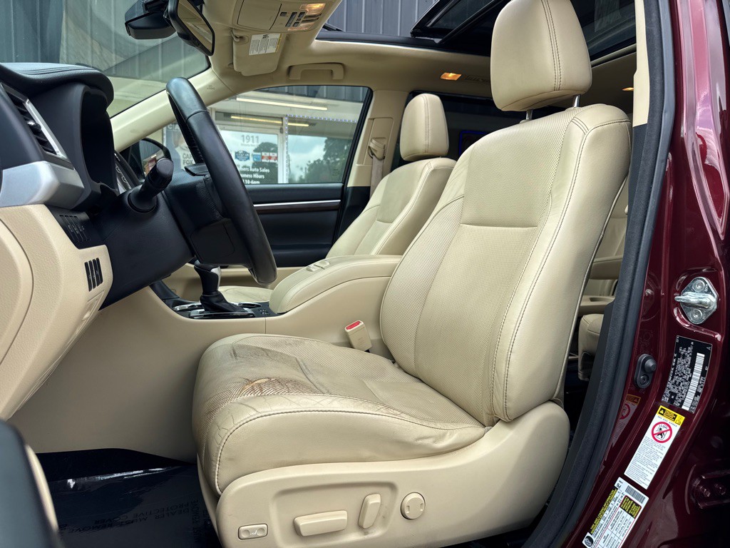 2014 Toyota Highlander Image 12