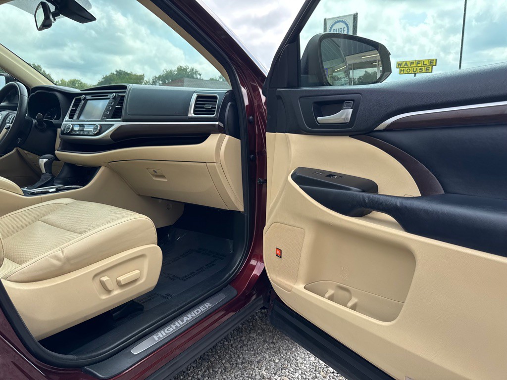 2014 Toyota Highlander Image 21