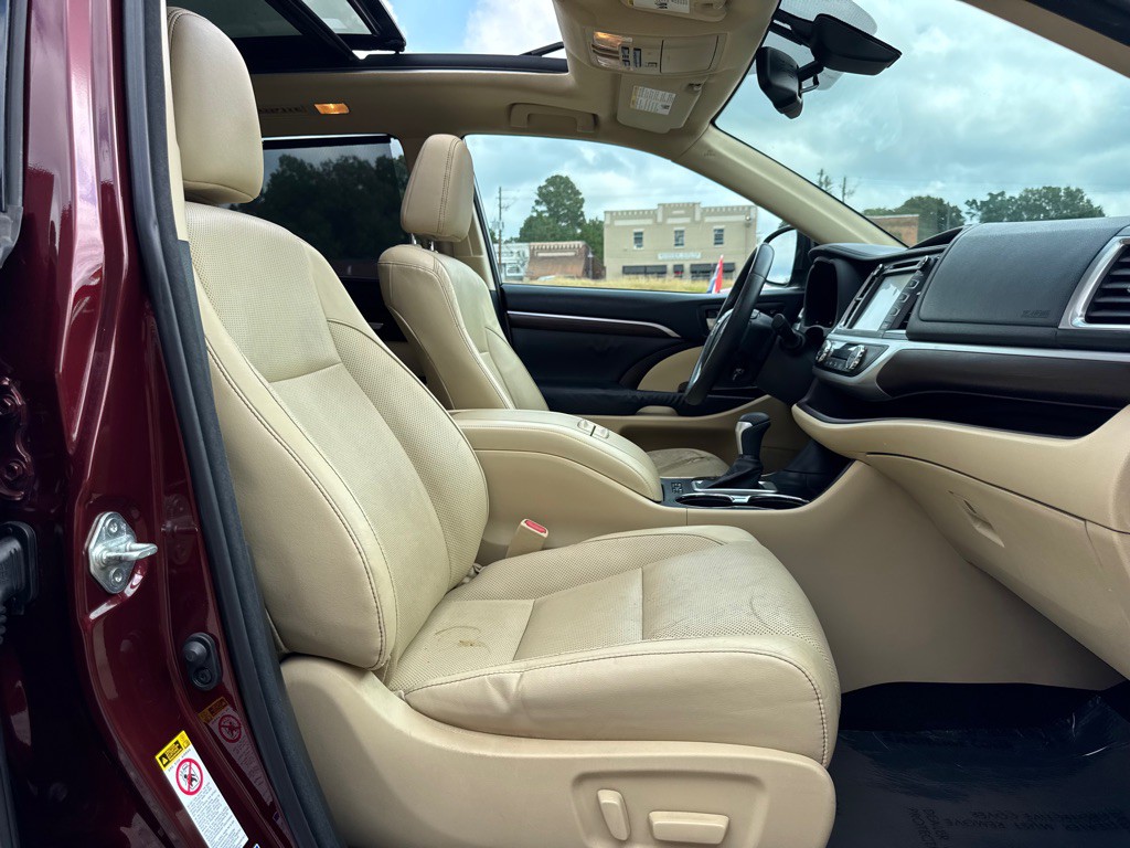 2014 Toyota Highlander Image 22