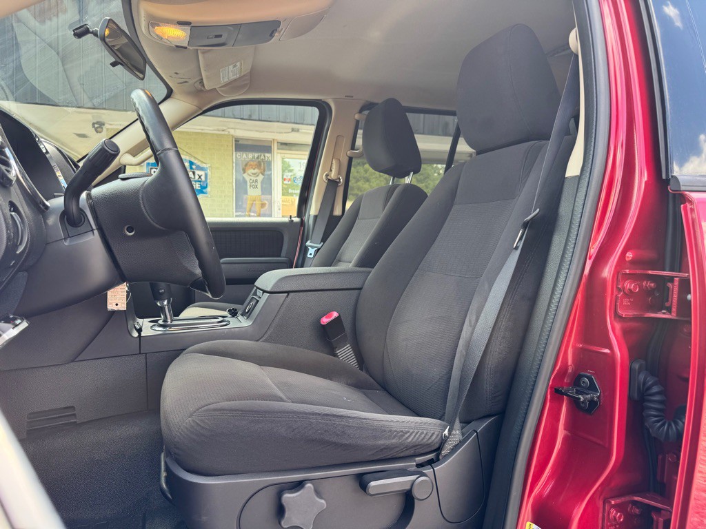 2010 Ford Explorer Image 10