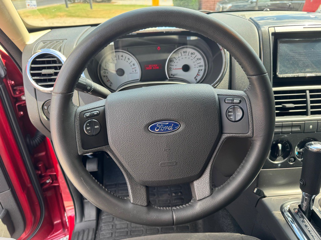 2010 Ford Explorer Image 18