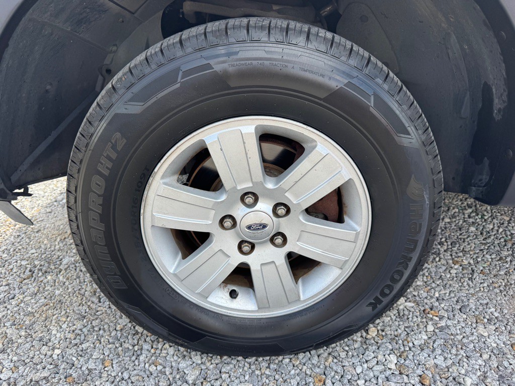 2010 Ford Explorer Image 23