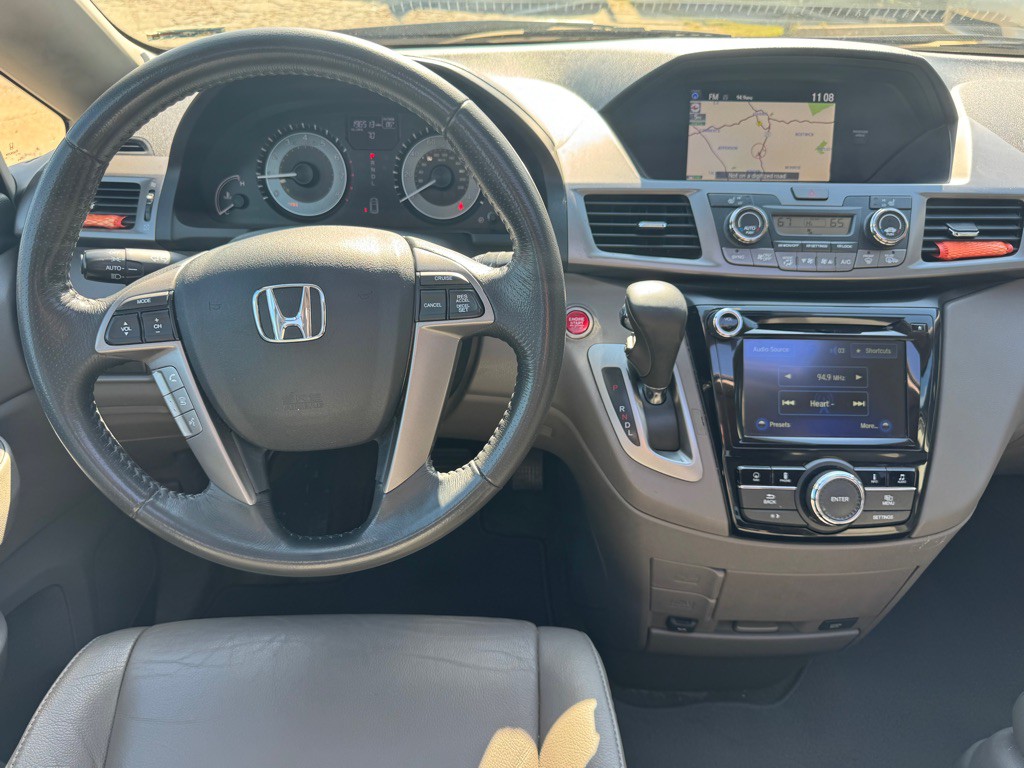 2016 Honda Odyssey Image 8