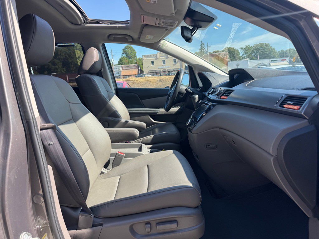 2016 Honda Odyssey Image 20