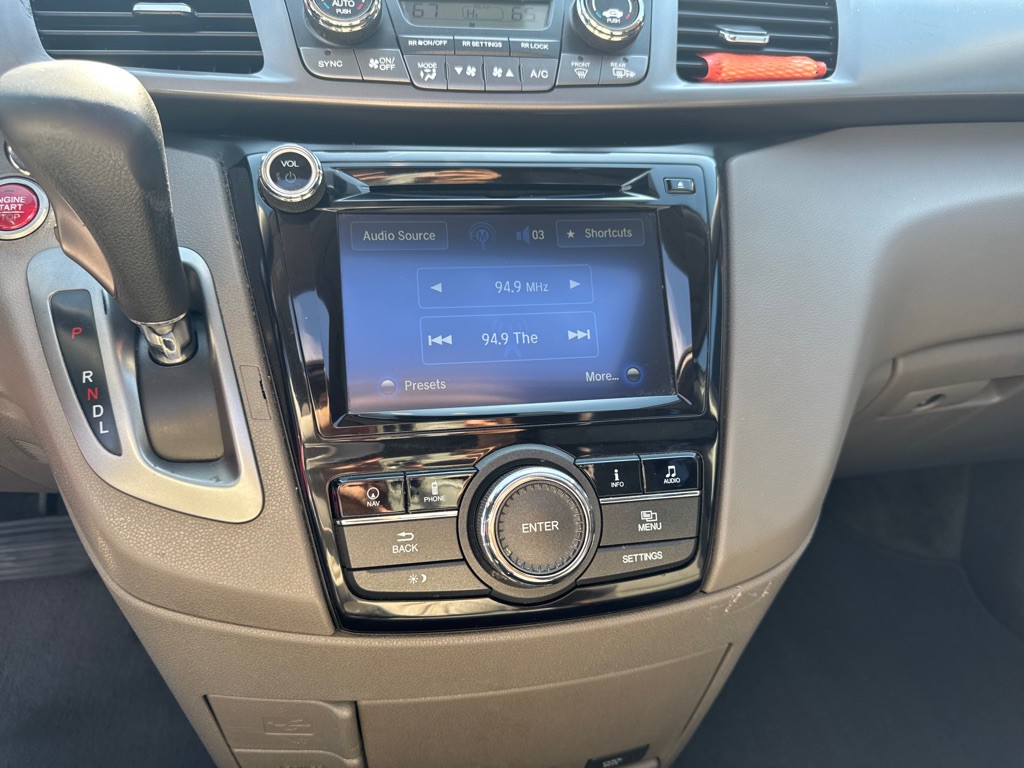 2016 Honda Odyssey Image 25