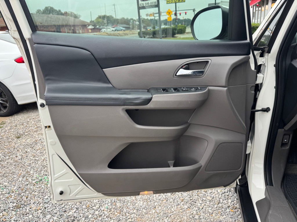 2015 Honda Odyssey Image 10