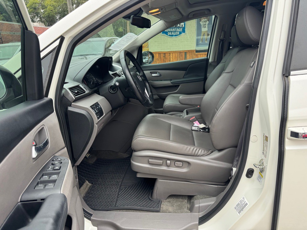 2015 Honda Odyssey Image 11