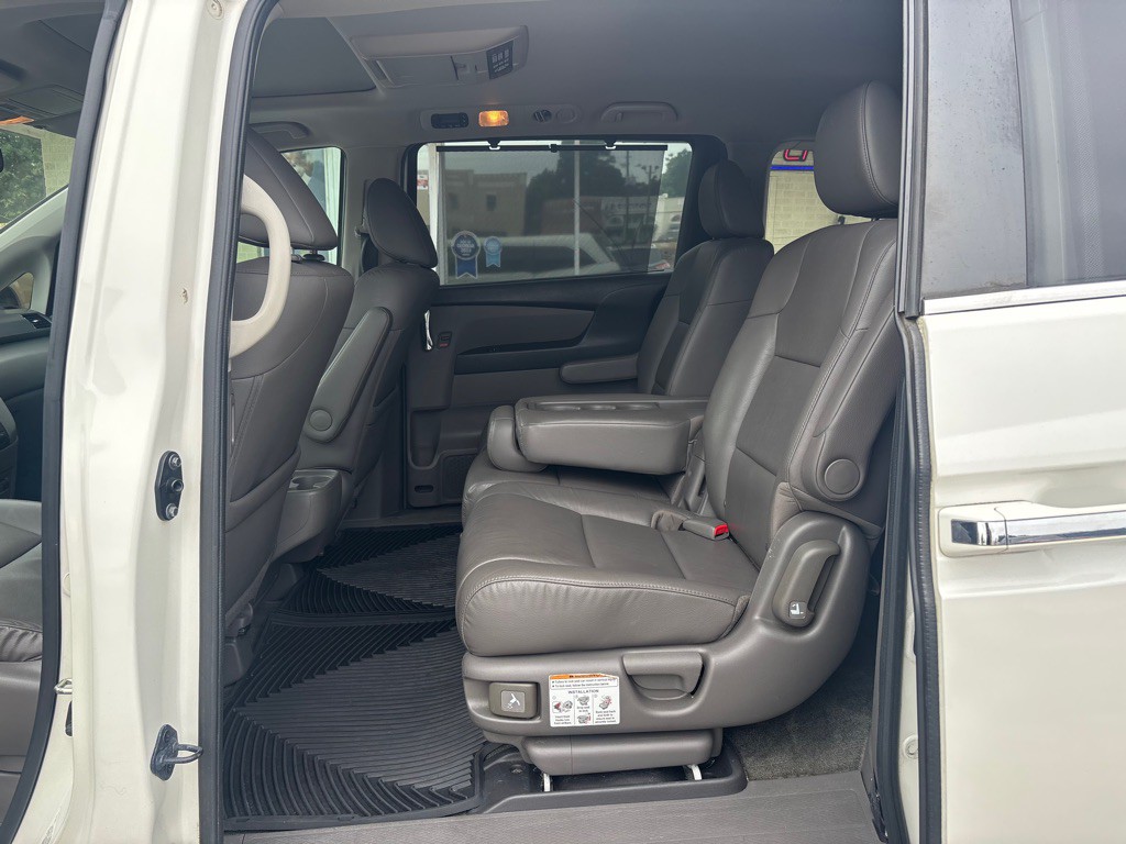 2015 Honda Odyssey Image 12