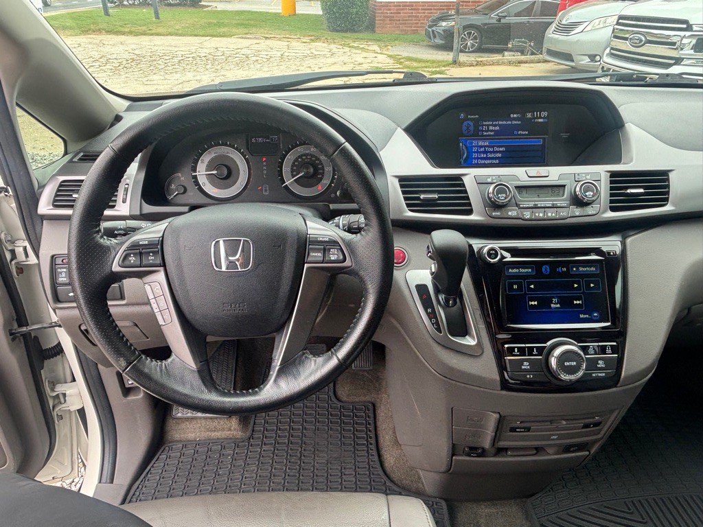 2015 Honda Odyssey Image 19