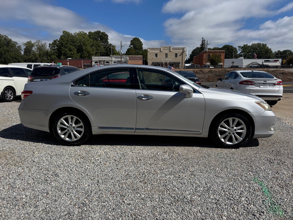 2010 Lexus ES Image 4