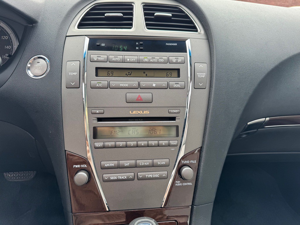 2010 Lexus ES Image 21