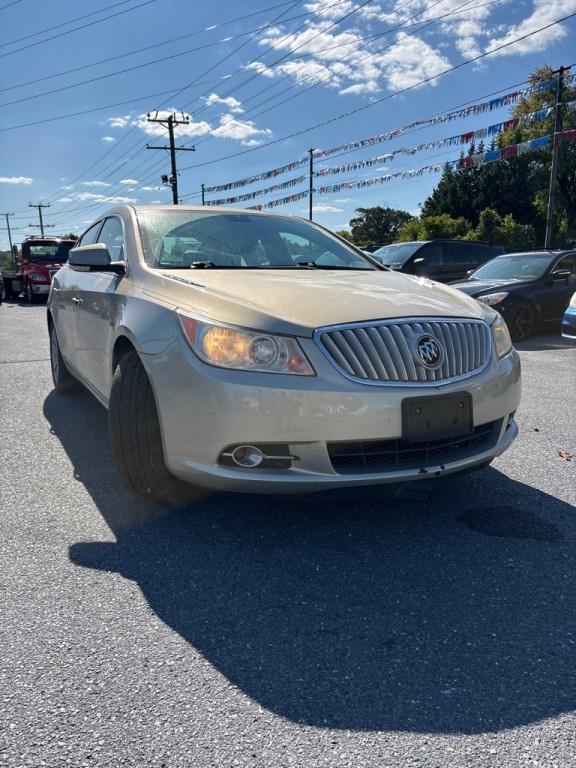 2011 Buick Lacrosse Image 2