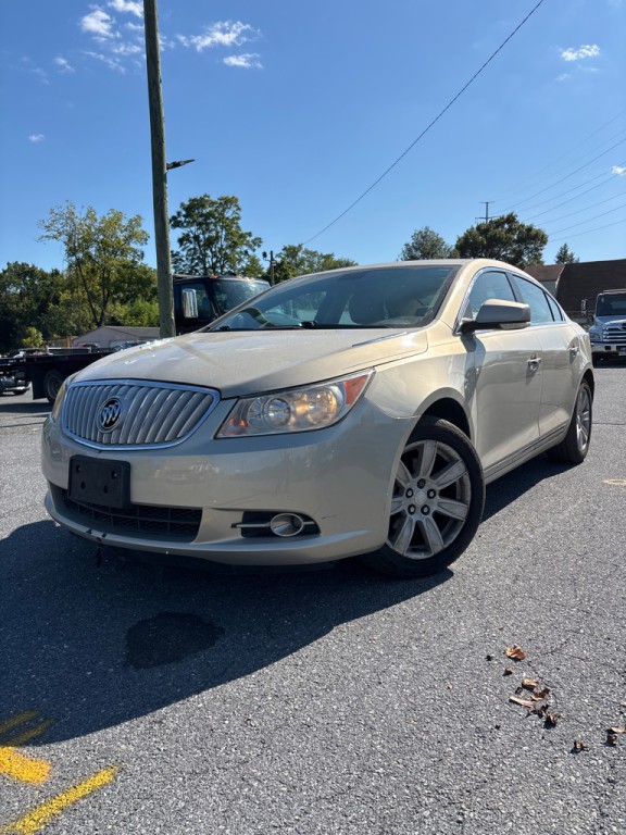 2011 Buick Lacrosse Image 3