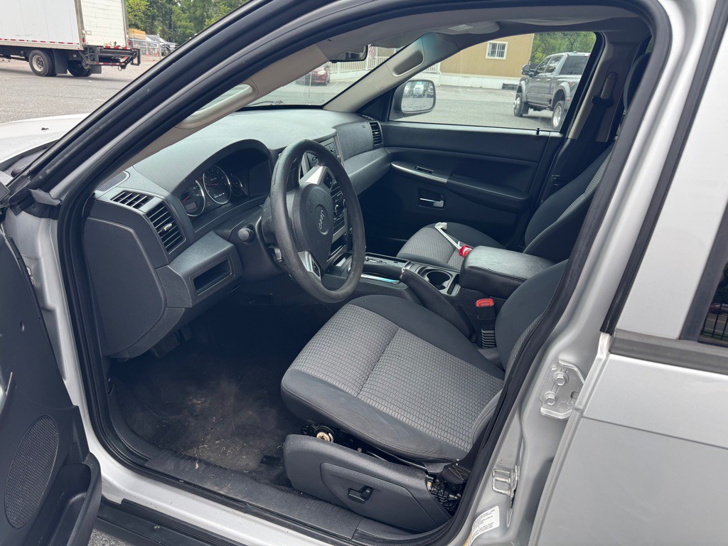 2010 Jeep Grand Cherokee Image 7