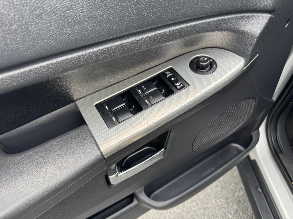 2010 Jeep Grand Cherokee Image 8
