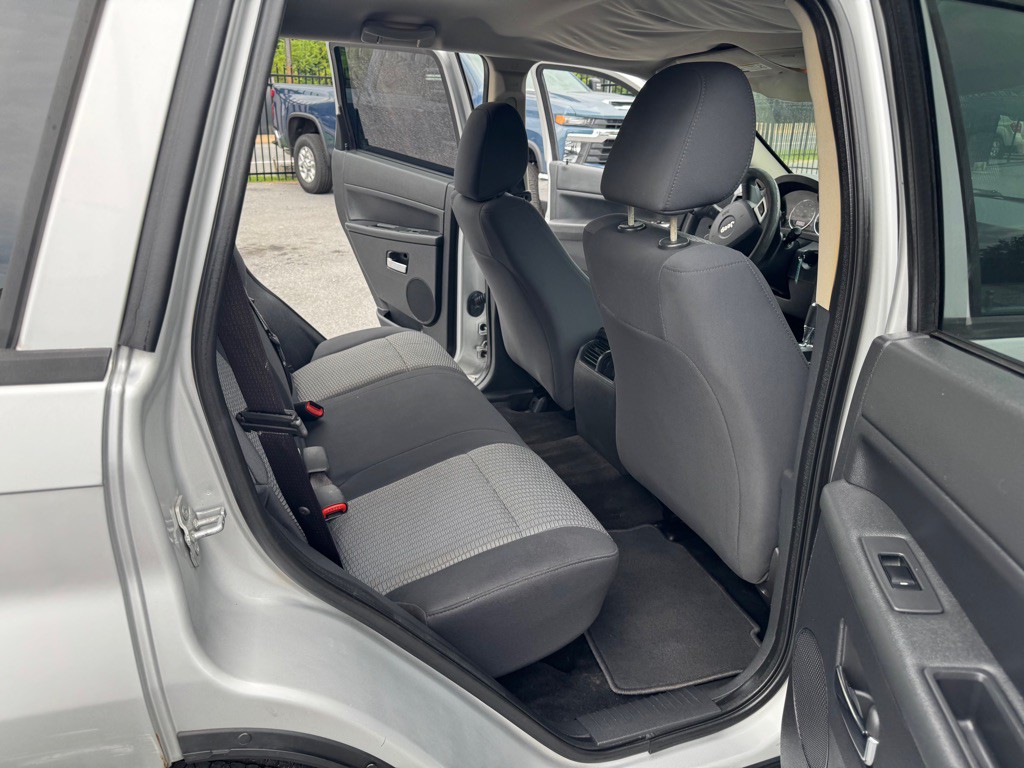 2010 Jeep Grand Cherokee Image 13