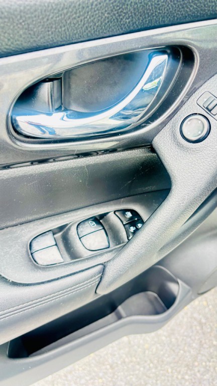 2017 Nissan Rogue Image 10
