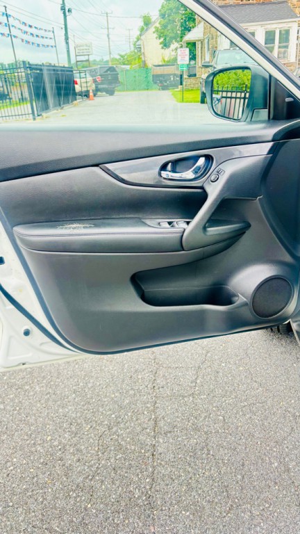 2017 Nissan Rogue Image 11