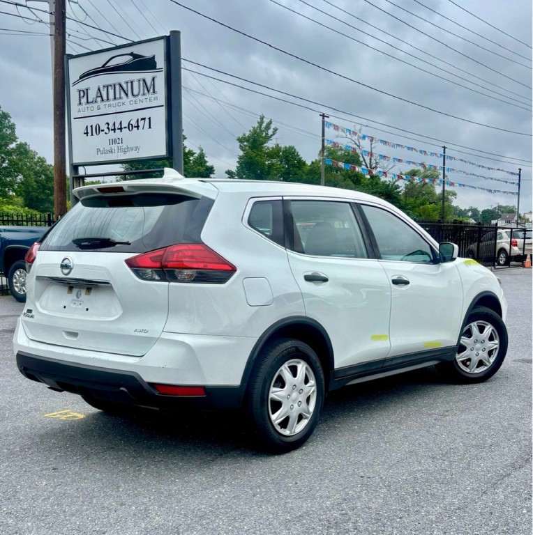2017 Nissan Rogue Image 2