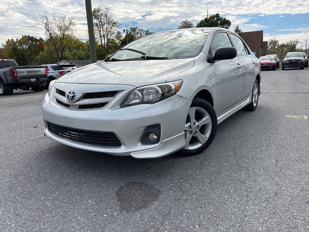 2011 Toyota Corolla Image 1