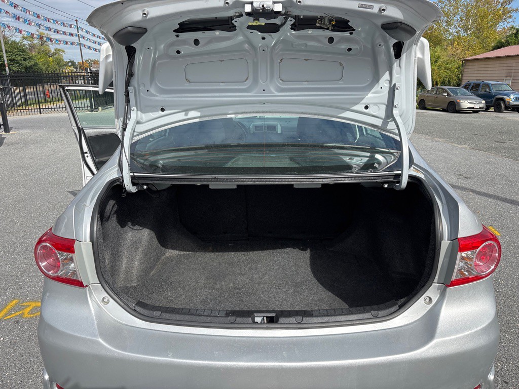 2011 Toyota Corolla Image 9