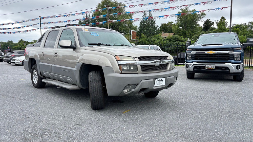 2002 Chevrolet Avalanche Image 3