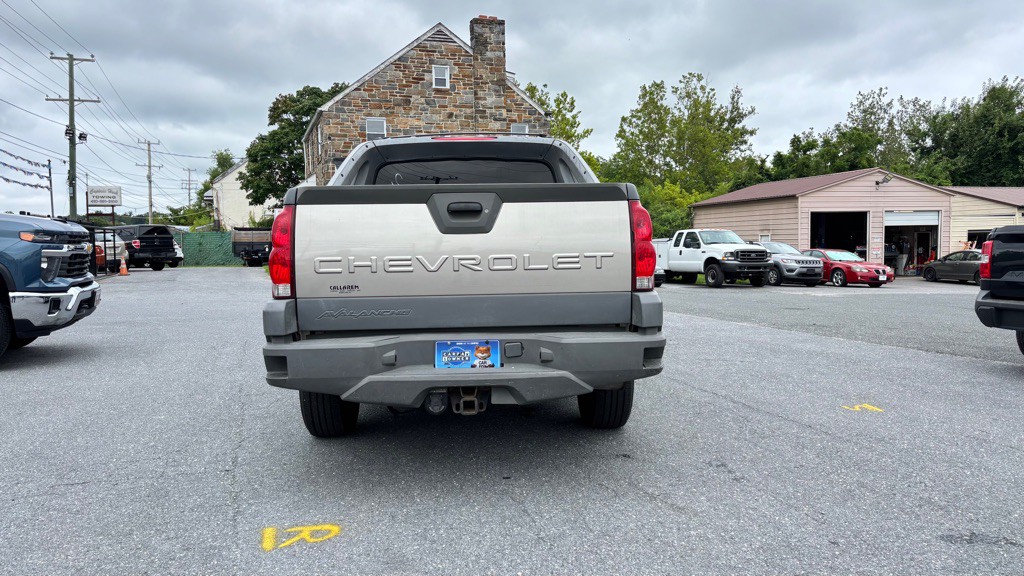 2002 Chevrolet Avalanche Image 5