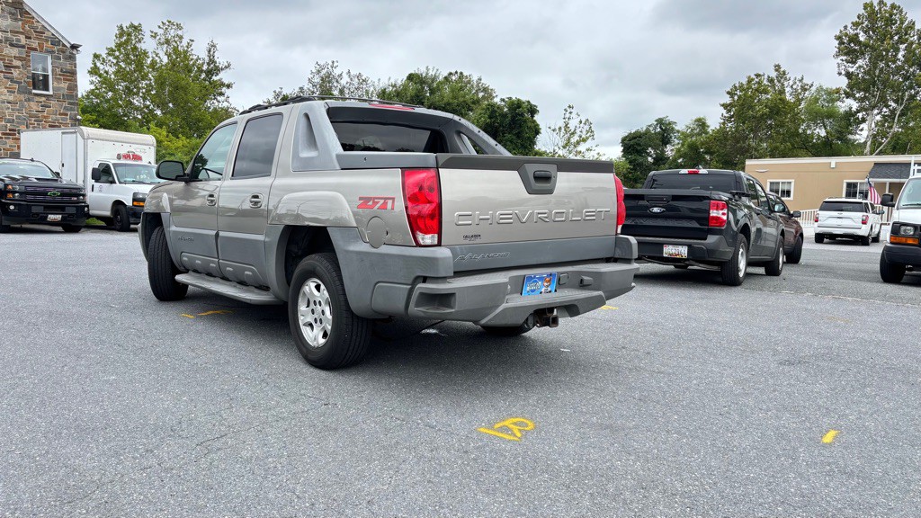 2002 Chevrolet Avalanche Image 6