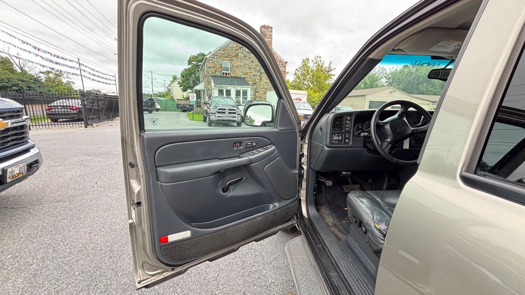 2002 Chevrolet Avalanche Image 7