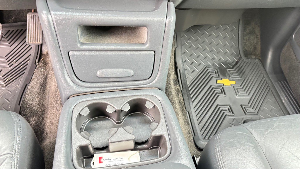2002 Chevrolet Avalanche Image 18