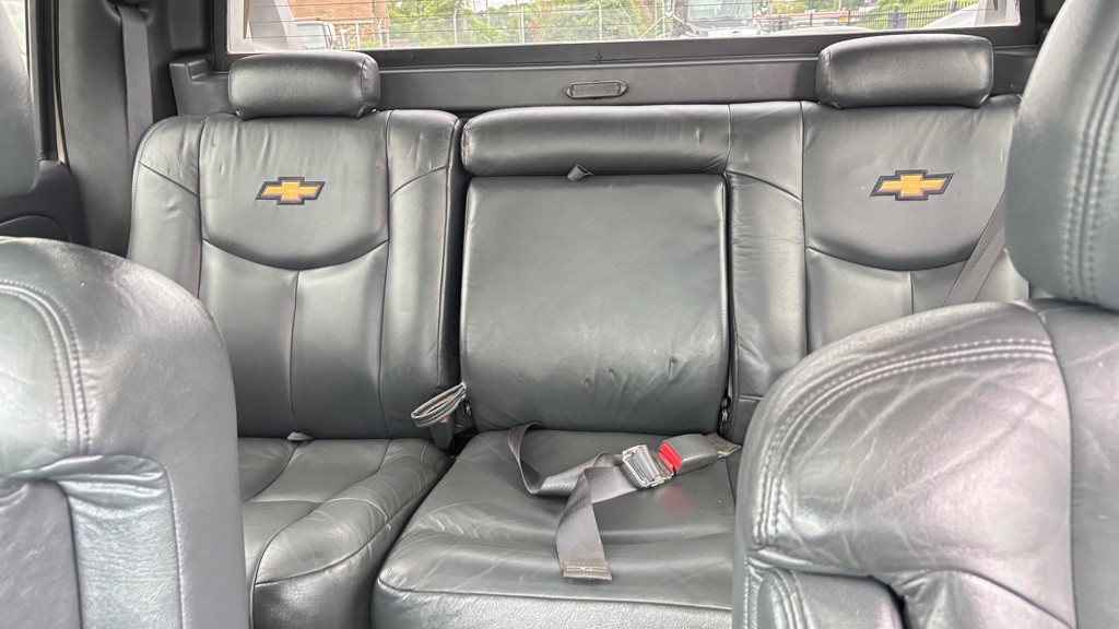 2002 Chevrolet Avalanche Image 20