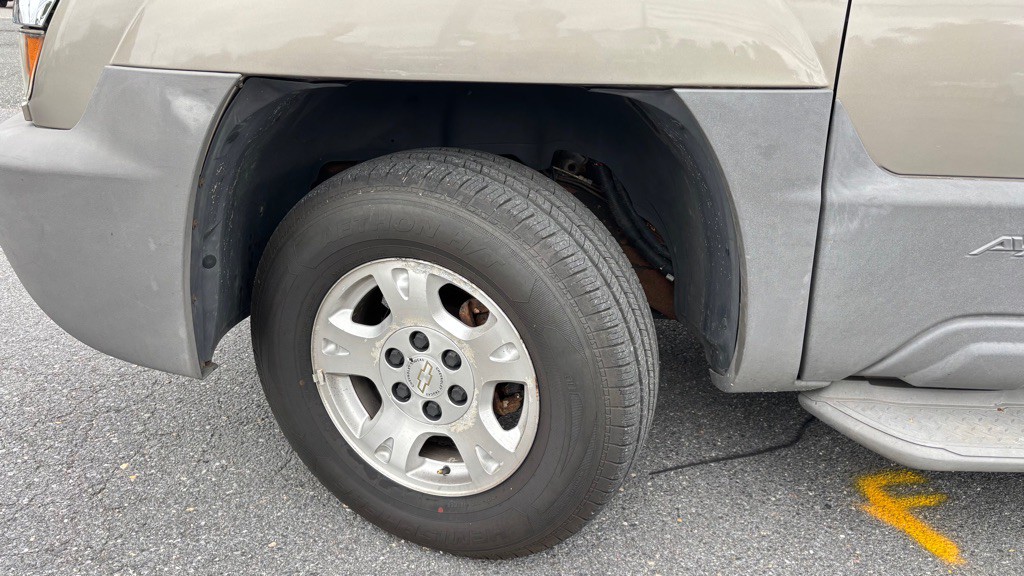 2002 Chevrolet Avalanche Image 21