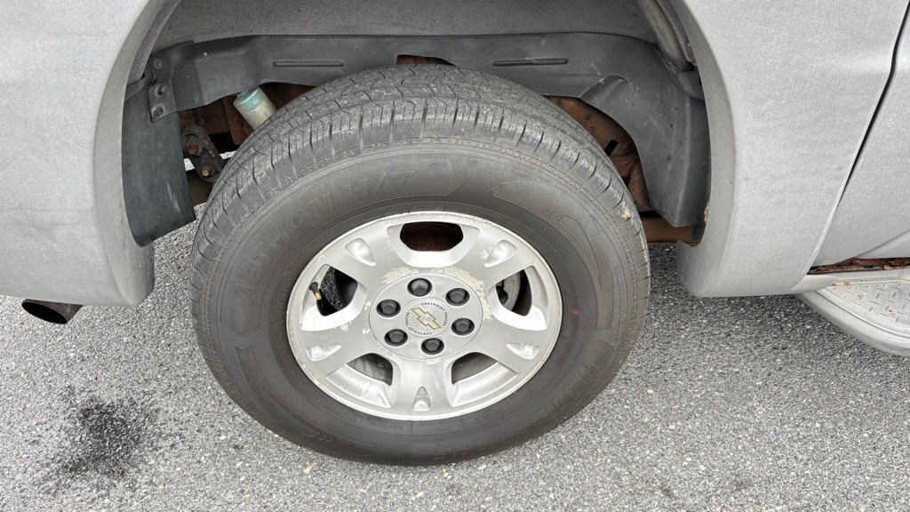 2002 Chevrolet Avalanche Image 25