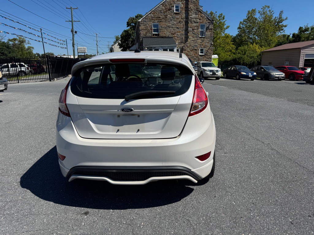 2016 Ford Fiesta Image 5