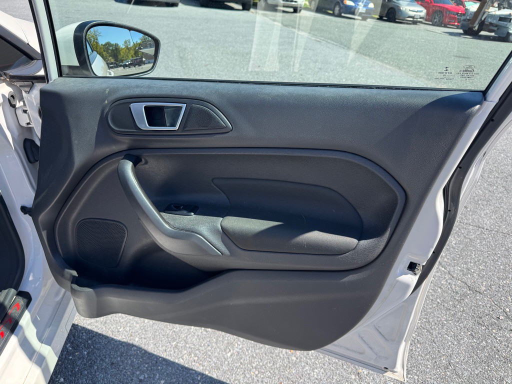 2016 Ford Fiesta Image 13
