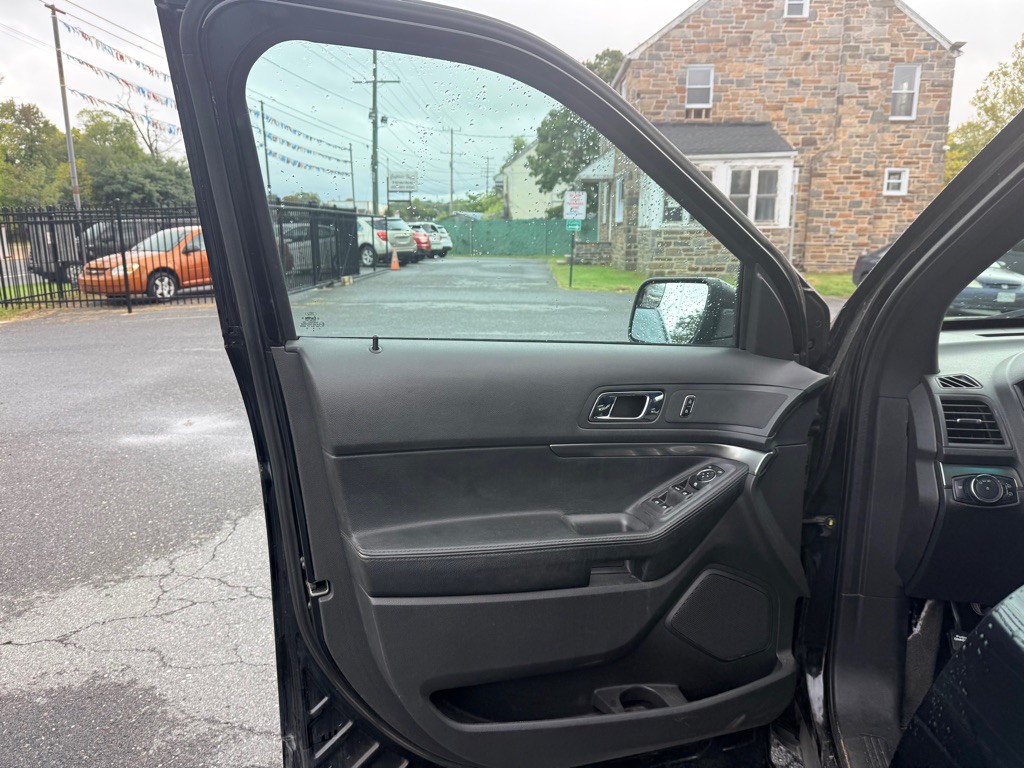 2013 Ford Explorer Image 8