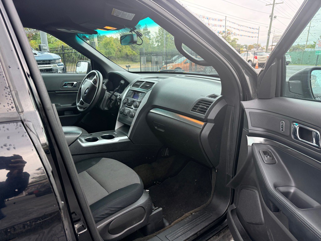2013 Ford Explorer Image 13