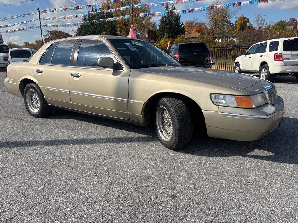 1999 Mercury Grand Marquis Image 3