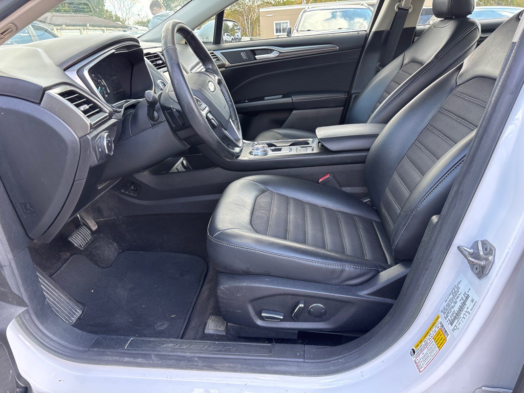 2017 Ford Fusion Image 16