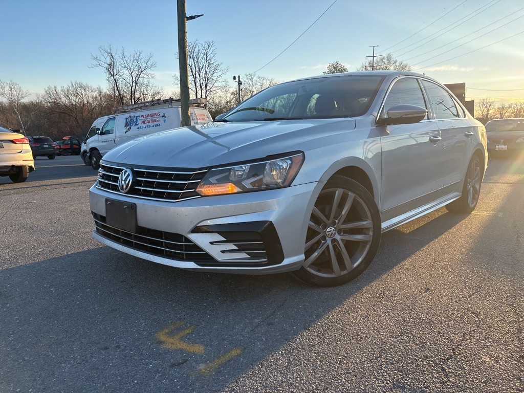 2016 Volkswagen Passat Image 1
