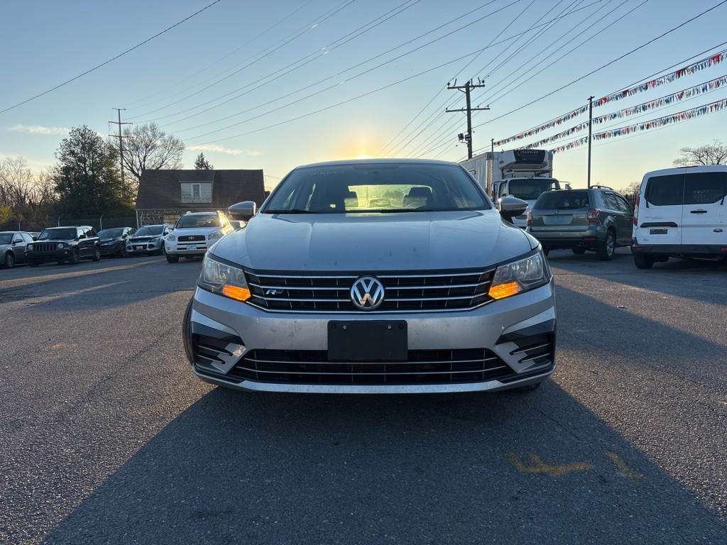 2016 Volkswagen Passat Image 2