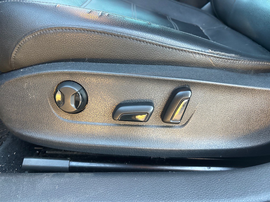 2016 Volkswagen Passat Image 12