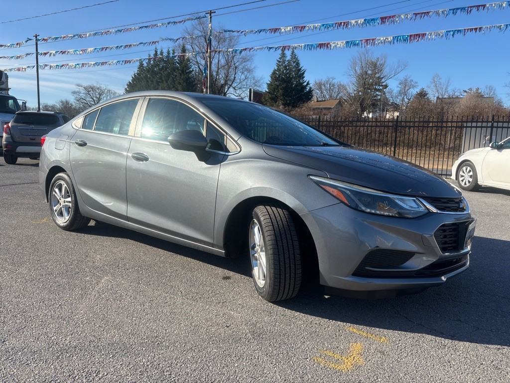 2018 Chevrolet Cruze Image 1