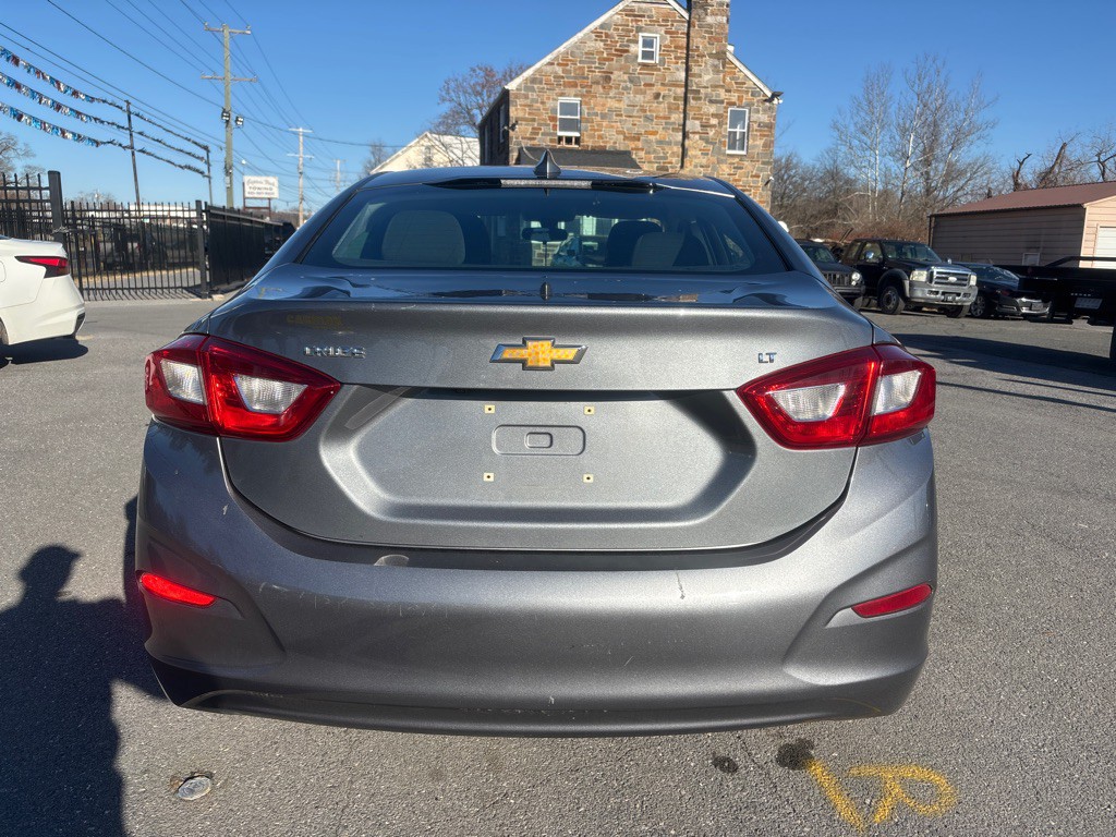 2018 Chevrolet Cruze Image 3