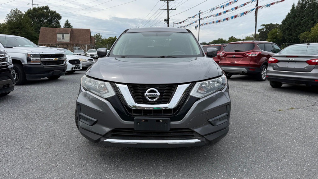 2017 Nissan Rogue Image 2